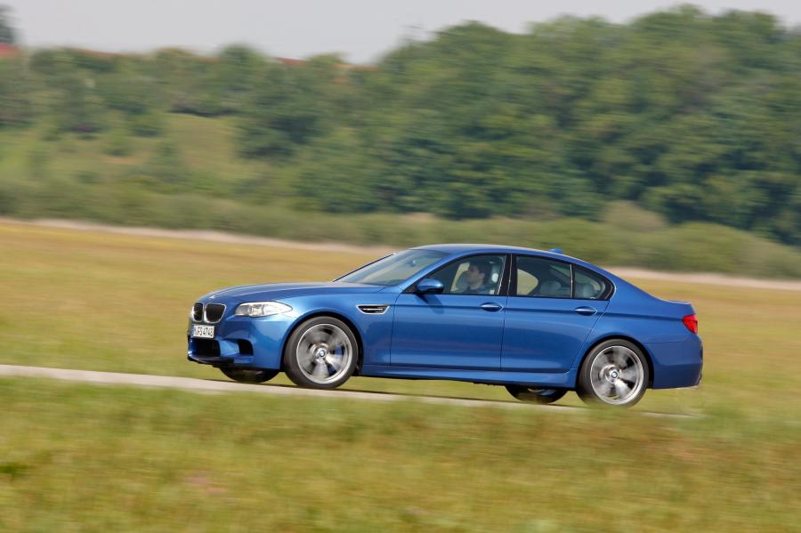  BMW M5 2012 года  (фото 36 из 319)